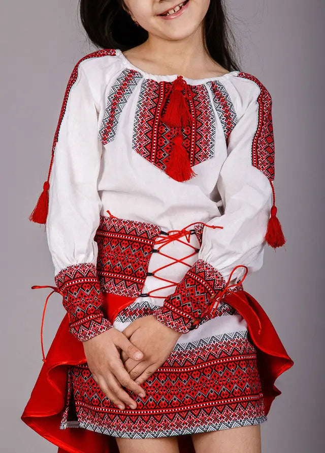 GIRLS UKRAINIAN COUTUME/ VYSHYVANKA IN USA 2024