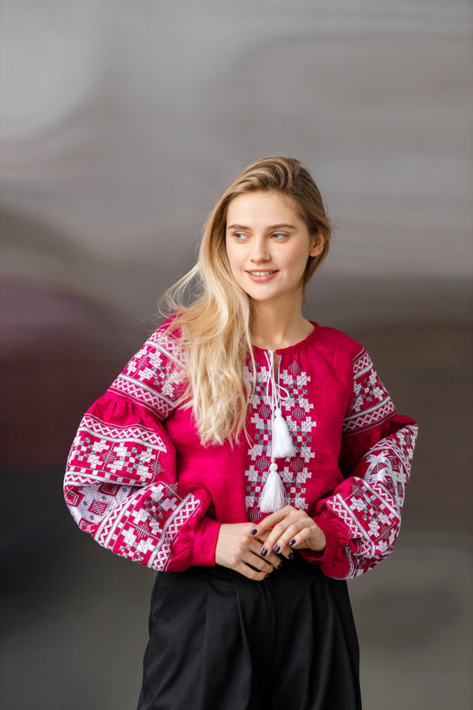 EMBROIDERED LIEN BLOUSE/VYSHYVANKA IN USA/ VYSHYTA SOROCHKA/UKRAINIAN VYSHYVANKA