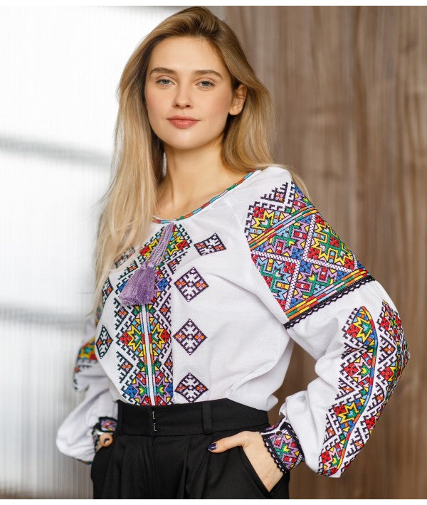 EMBROIDERED BLOUSE/VYSHYVANKA IN USA/ VYSHYTA SOROCHKA/UKRAINIAN VYSHYVANKA