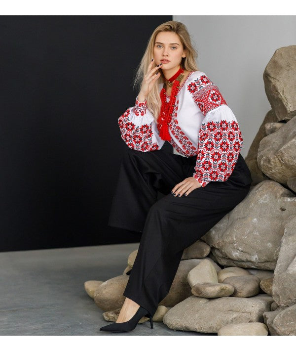 EMBROIDERED BLOUSE/VYSHYVANKA IN USA/ VYSHYTA SOROCHKA/UKRAINIAN VYSHYVANKA